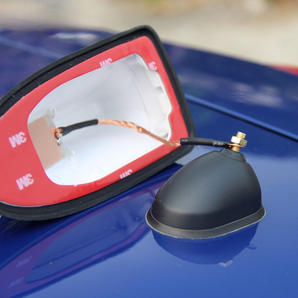 Antenne voiture aileron de requin